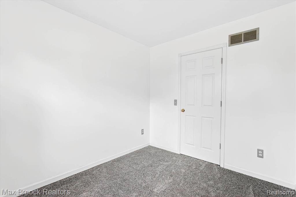 5001 Sylvanview Drive, Clarkston, MI 48348 — Photo 24
