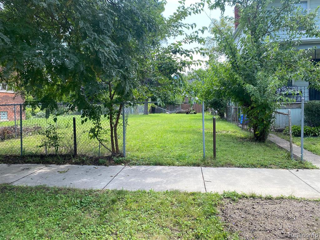 414 MELBOURNE Street, Detroit, MI 48202 — Photo 2