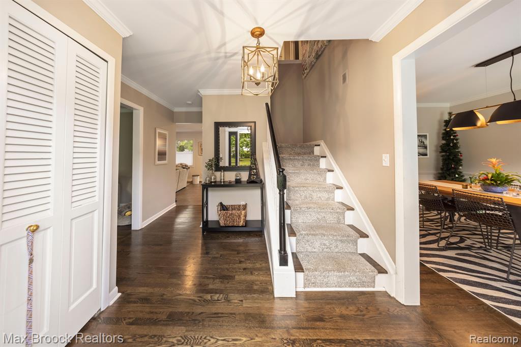 5562 PEBBLESHIRE Road, Bloomfield Hills, MI 48301 — Photo 3