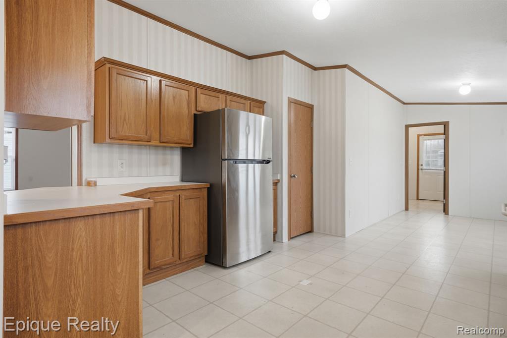 310 Greenwood, Wixom, MI 48393 — Photo 11