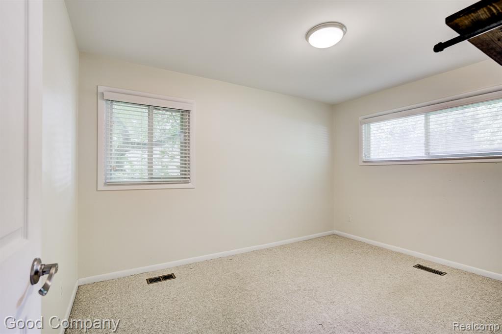 6327 Snow Apple Drive, Clarkston, MI — Photo 25