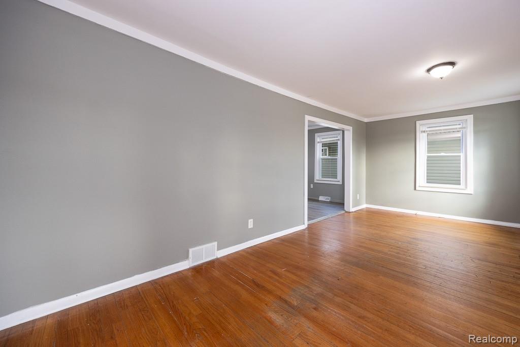 128 W Muir Avenue, Hazel Park, MI 48030 — Photo 5