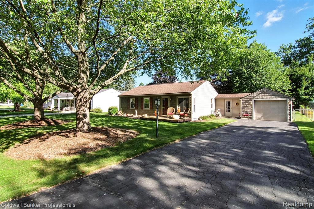 4022 Meigs Avenue, Waterford, MI 48329 — Photo 2