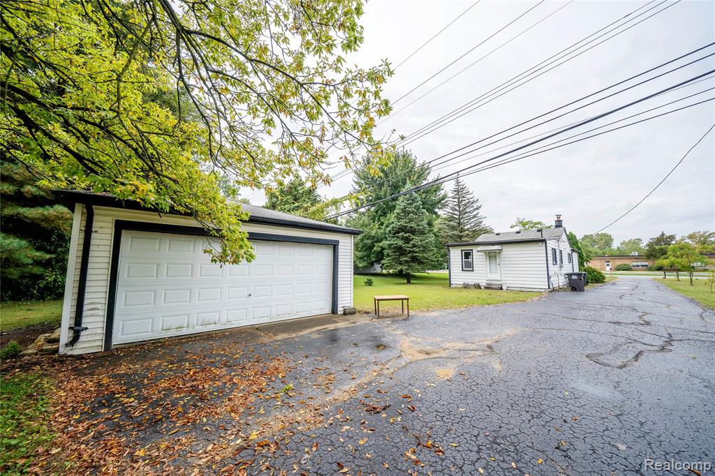 8883 Beech Daly Road, Taylor, MI 48180 — Photo 26
