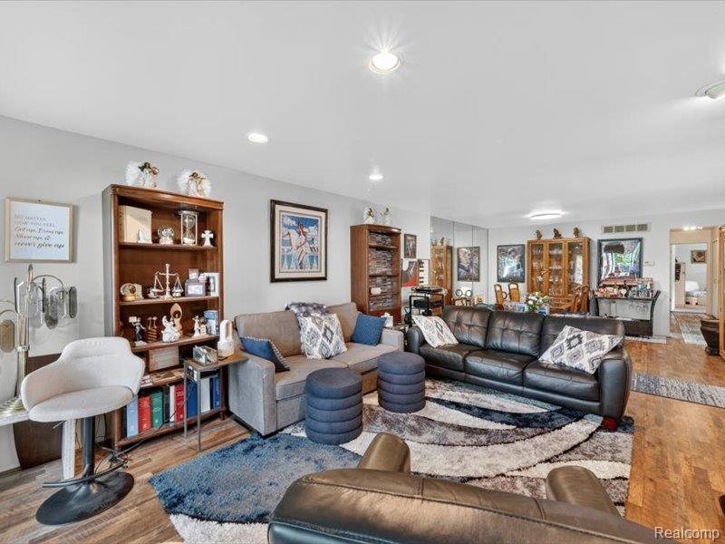 29539 Pine Ridge Circle, Farmington Hills, MI 48331 — Photo 15