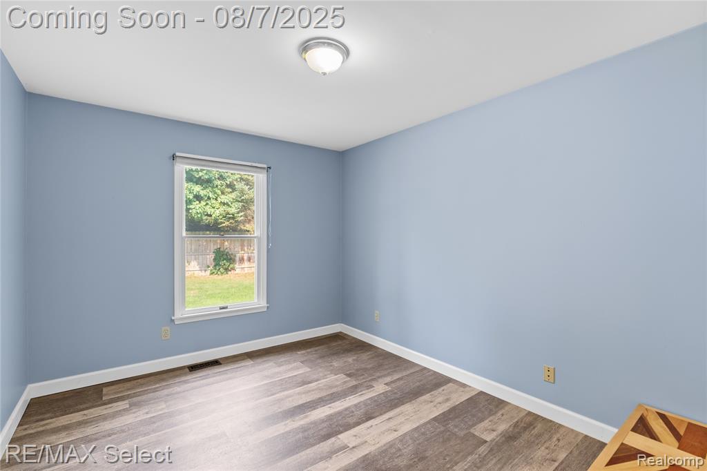 8052 Rose Lane, Goodrich Vlg, MI — Photo 26