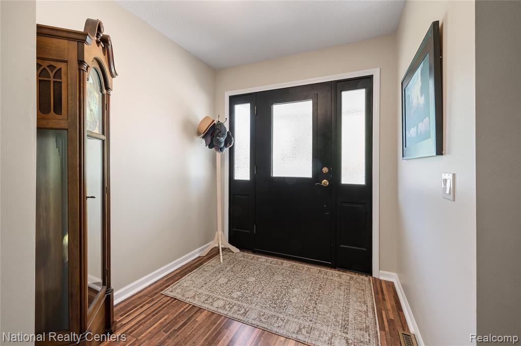 16 Lakeridge Drive, Adrian, MI 49221 — Photo 2