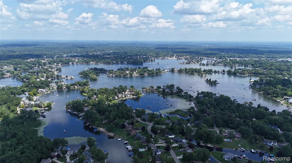 40 Park Island Drive, Lake Orion, MI 48362 — Photo 18
