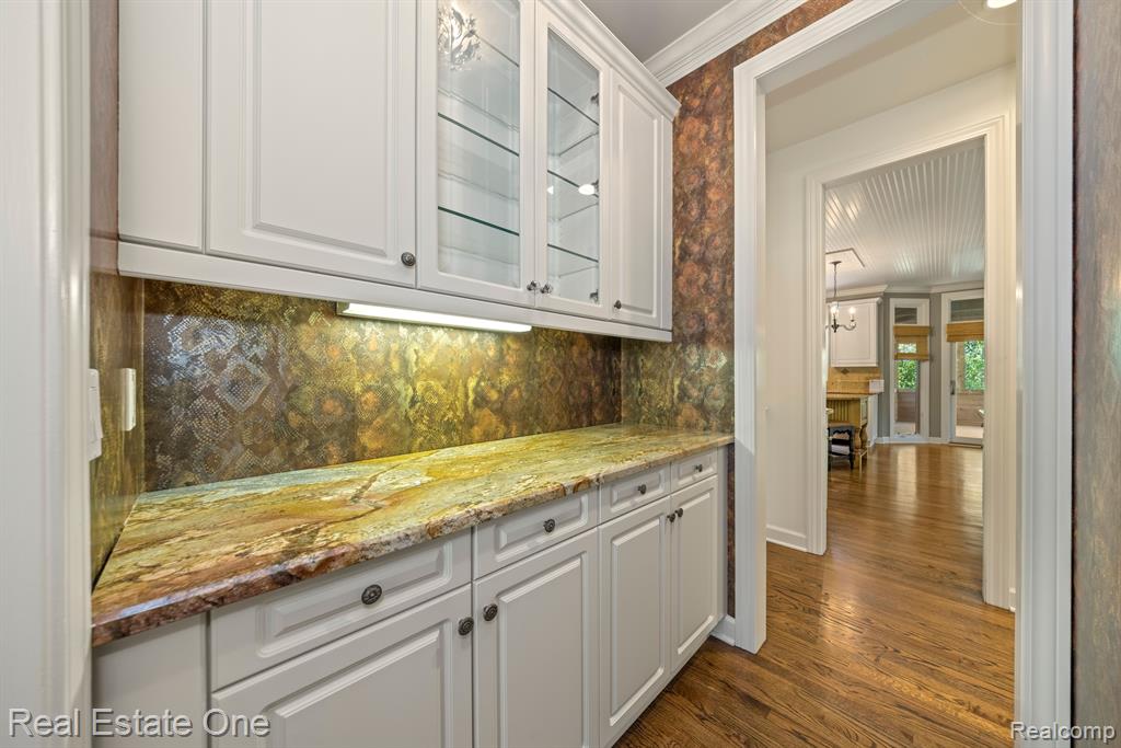 6745 CHARING Crossing, West Bloomfield, MI — Photo 20