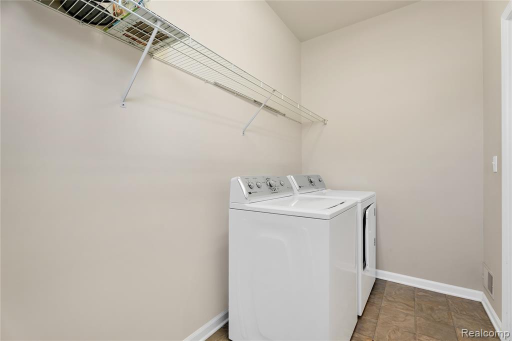 6119 AMBER Lane, Grand Blanc, MI 48439 — Photo 43