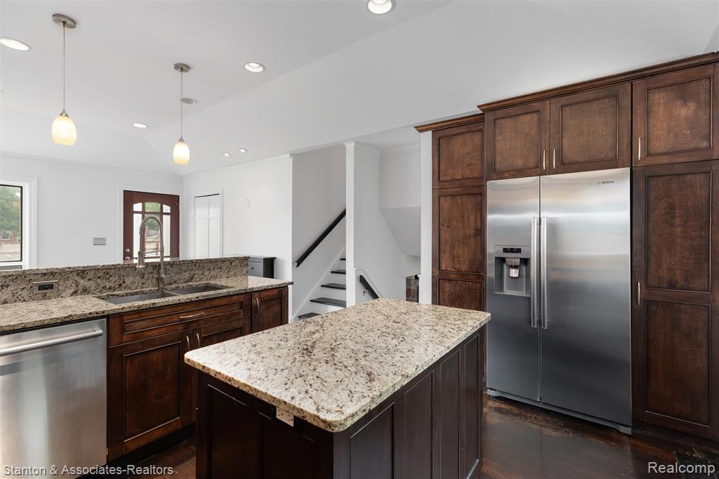 608 Woodlawn Avenue, Royal Oak, MI 48073 — Photo 4