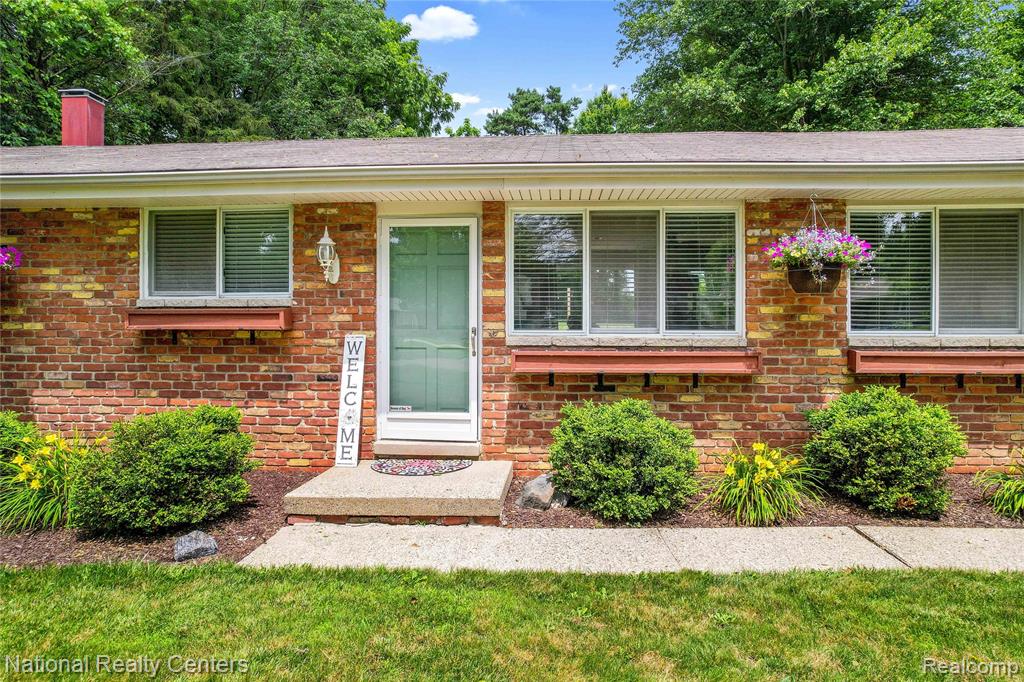 61900 Richfield Street, South Lyon, MI 48178 — Photo 3