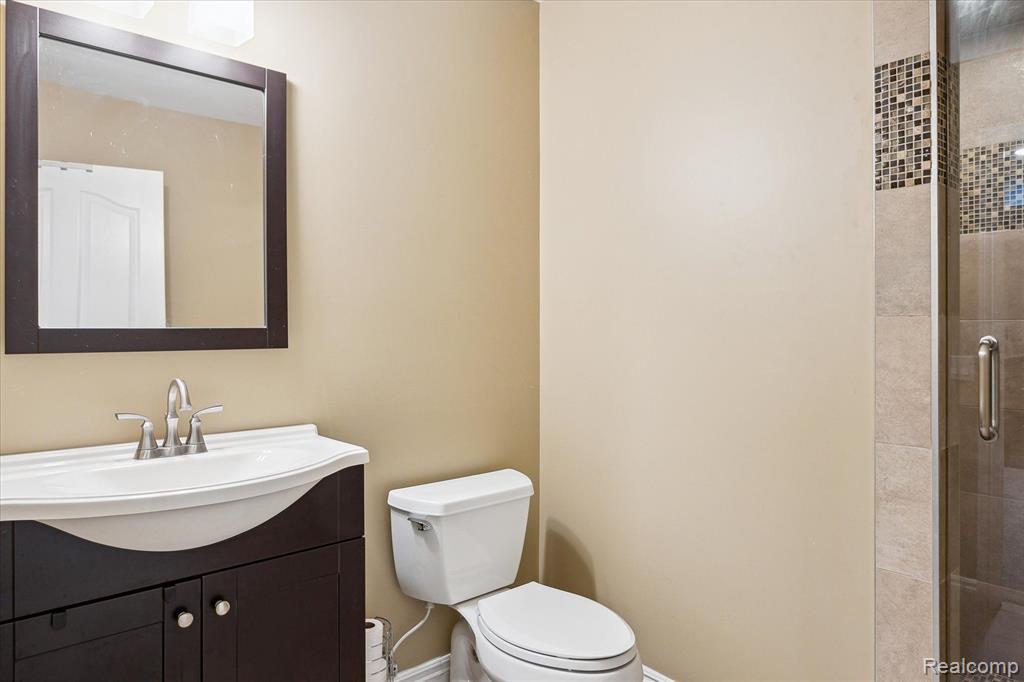 8504 Riverwalk Drive, Fenton, MI 48430 — Photo 56