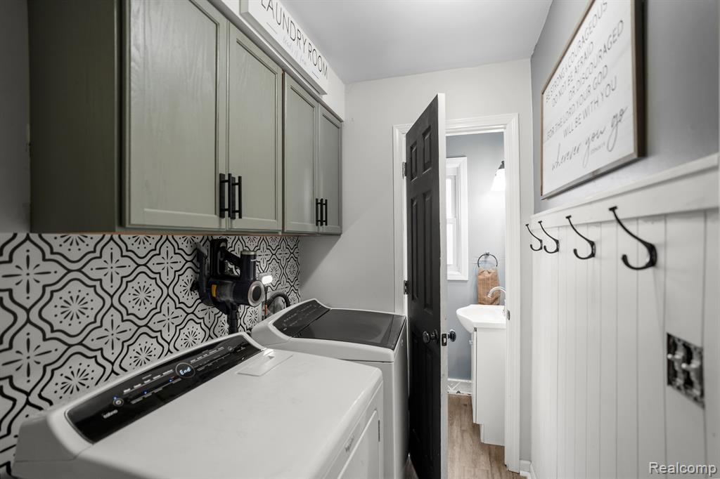 5084 DALY Boulevard, Flint, MI 48506 — Photo 22