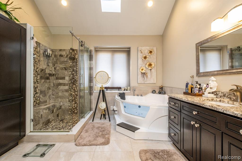 41924 ALDEN Drive, Clinton Twp, MI 48038 — Photo 28