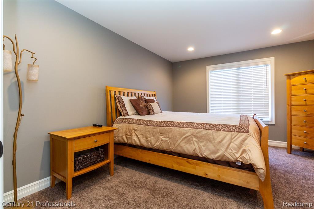 54152 Deer Ridge Court, Rochester, MI 48307 — Photo 38