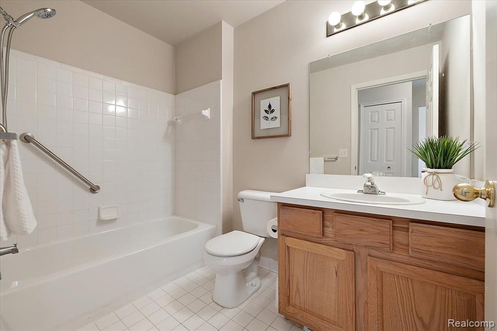 44119 Kendyl, Sterling Heights, MI 48314 — Photo 22