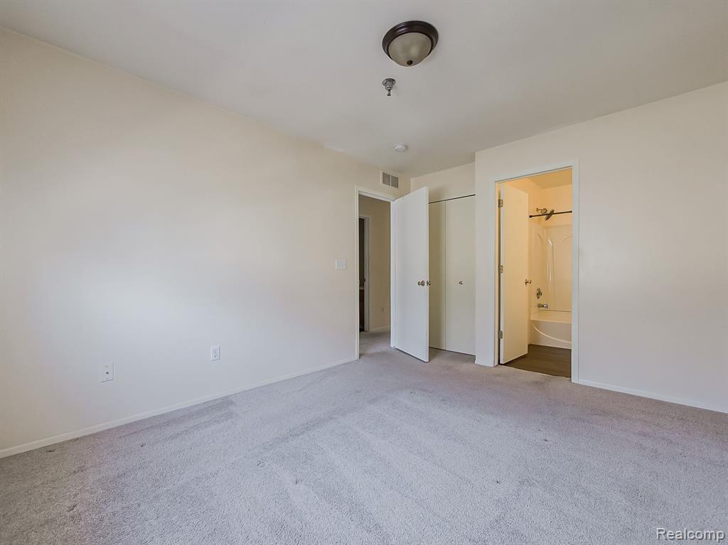 642 LYDIA Lane, Pontiac, MI 48341 — Photo 14