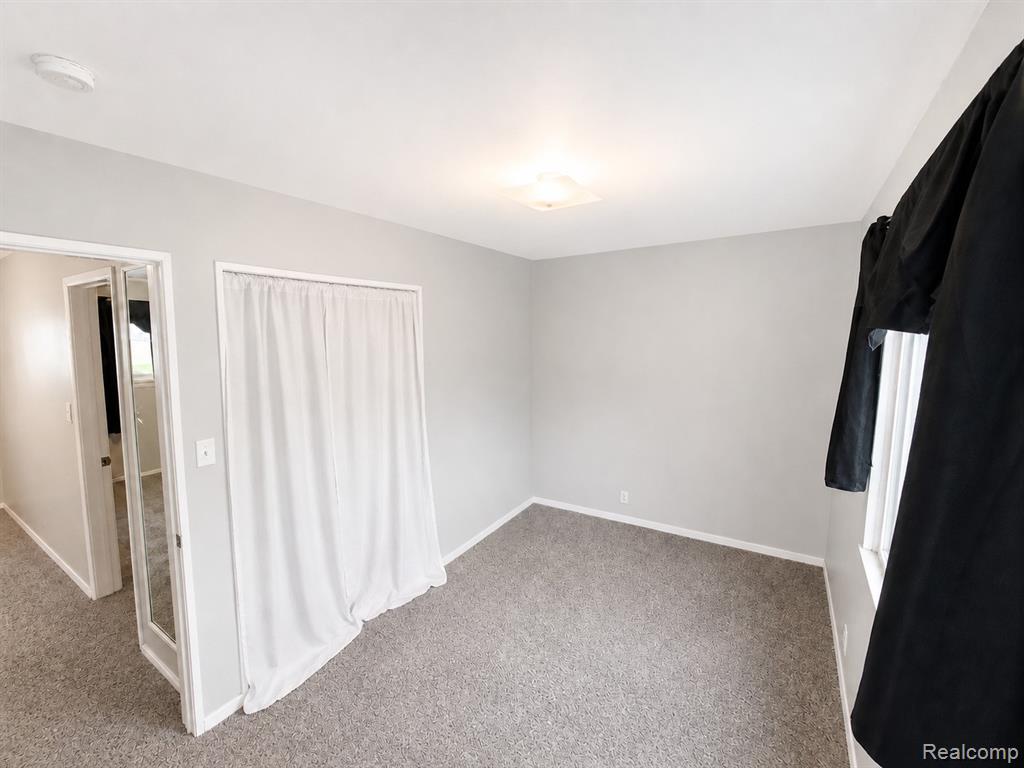 813 McKeighan Avenue, Flint, MI 48507 — Photo 11