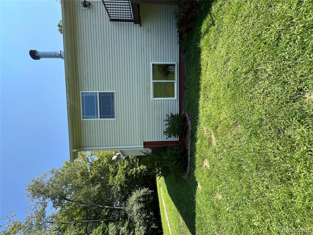 28524 Elwell Road, Belleville, MI 48111 — Photo 24