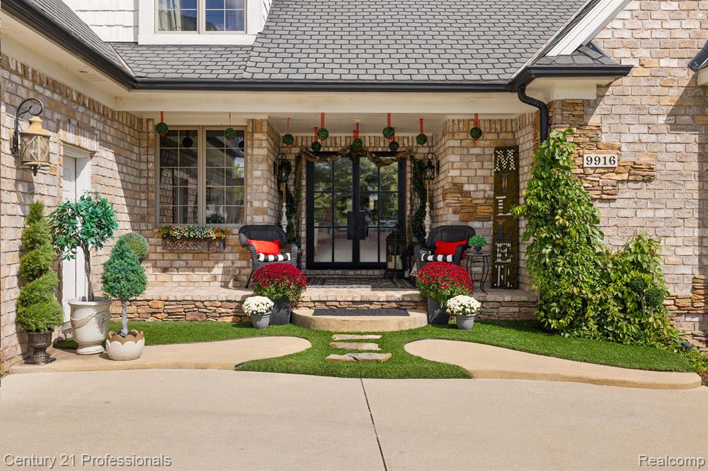 9916 King Road, Davisburg, MI 48350 — Photo 8