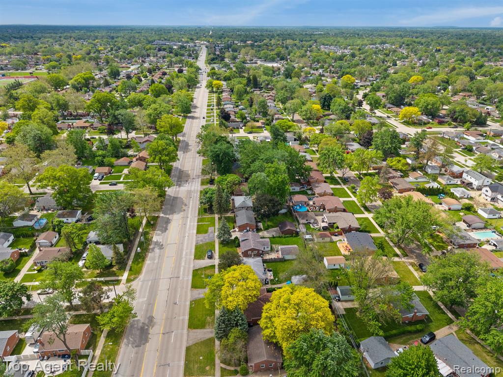 9319 MERRIMAN Road, Livonia, MI 48150 — Photo 40