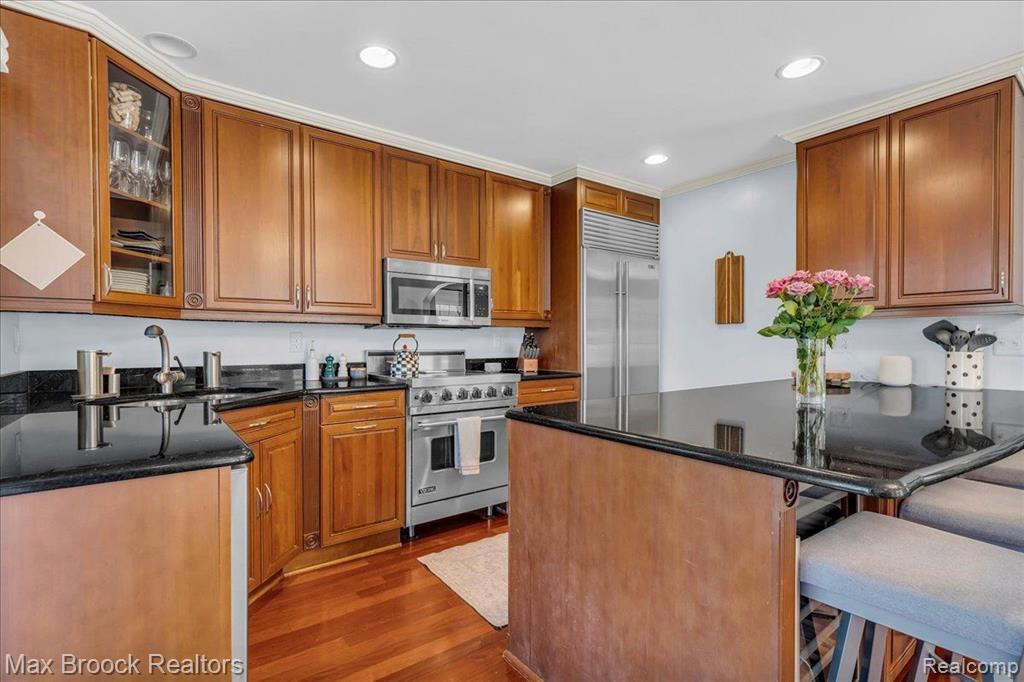 570 TOWNSEND Street, Birmingham, MI 48009 — Photo 9