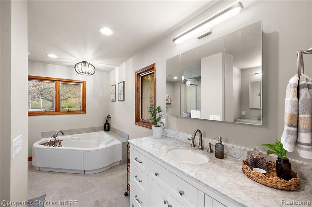 1071 Woodbridge Lane, Rochester, MI 48306 — Photo 26