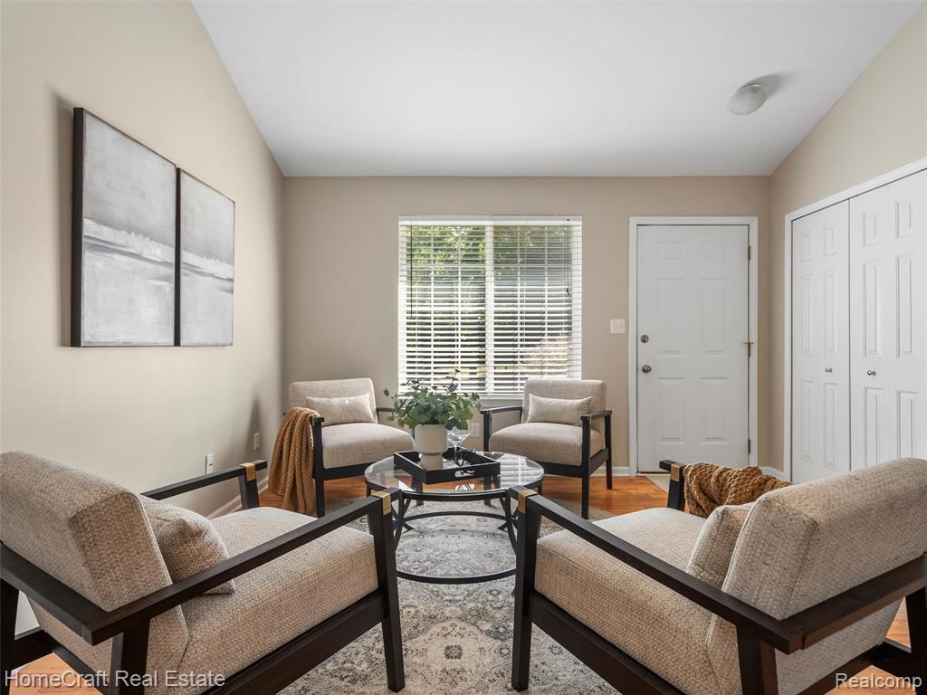 5930 FORESTAL Drive, Waterford, MI 48327 — Photo 6