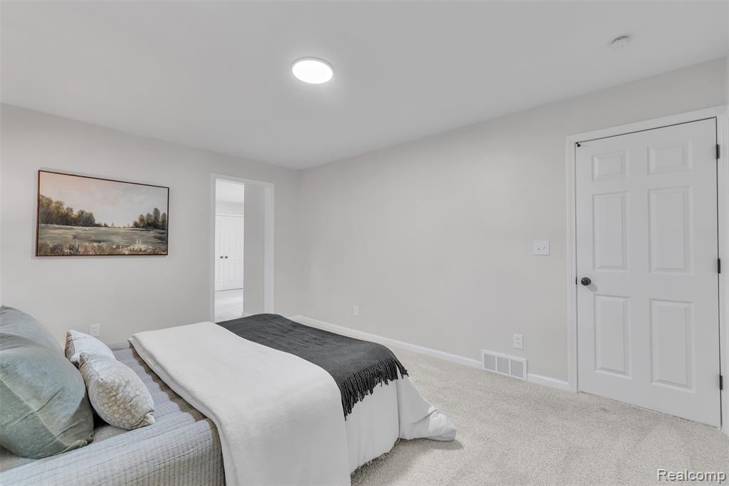 18755 Cambridge Boulevard, Lathrup Village, MI 48076 — Photo 29
