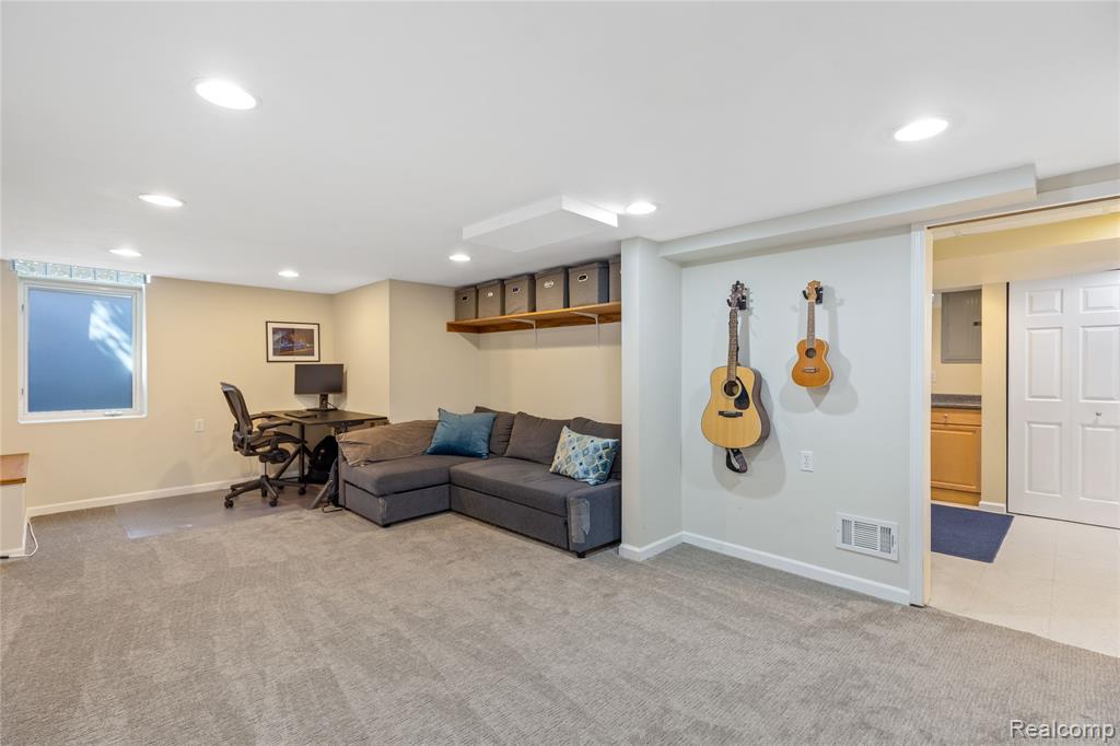 7406 Sussex Drive, Canton, MI 48187 — Photo 27