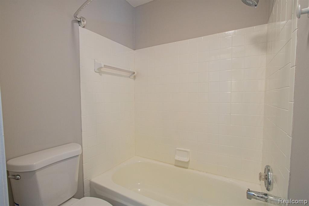 75 ROSEBUD Lane, Mount Clemens, MI 48043 — Photo 15