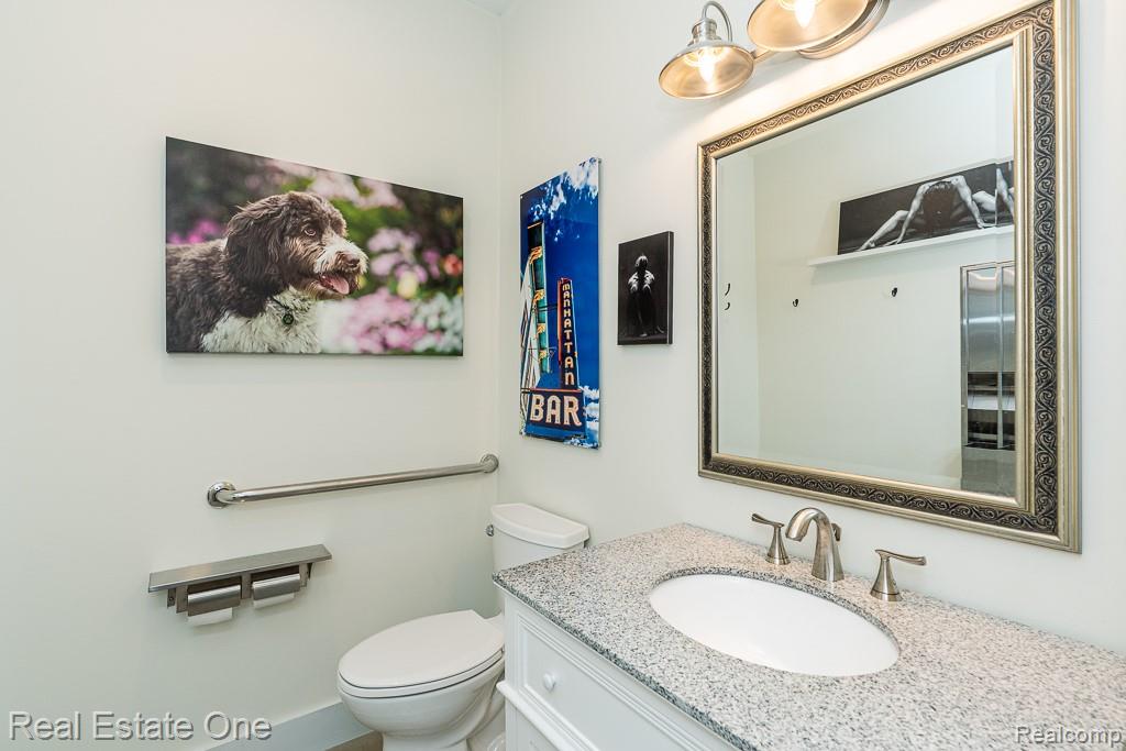 426 W University Drive, Rochester, MI 48307 — Photo 19