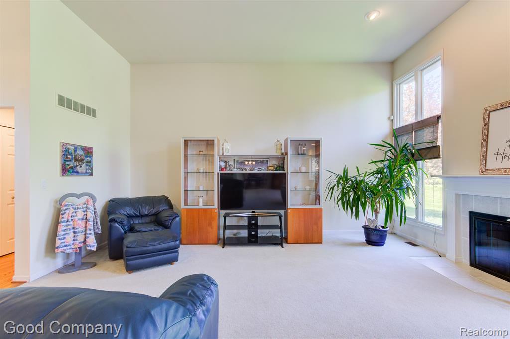 51250 W HILLS Drive, Plymouth, MI 48170 — Photo 5