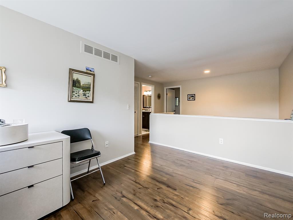 7418 Azalea Court, West Bloomfield, MI — Photo 10