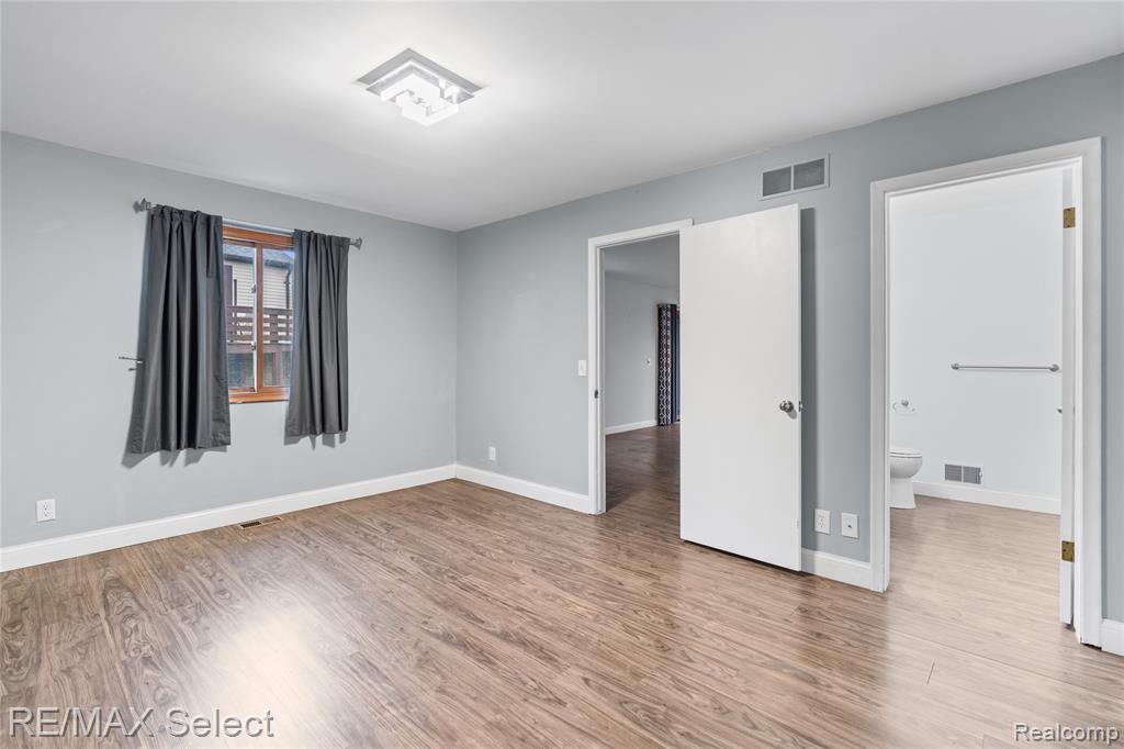 580 Oakbrook Circle, Flushing, MI 48433 — Photo 26