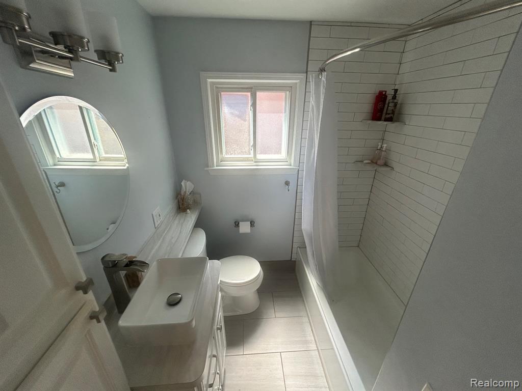 881 Lincoln Road, Grosse Pointe, MI 48230 — Photo 15