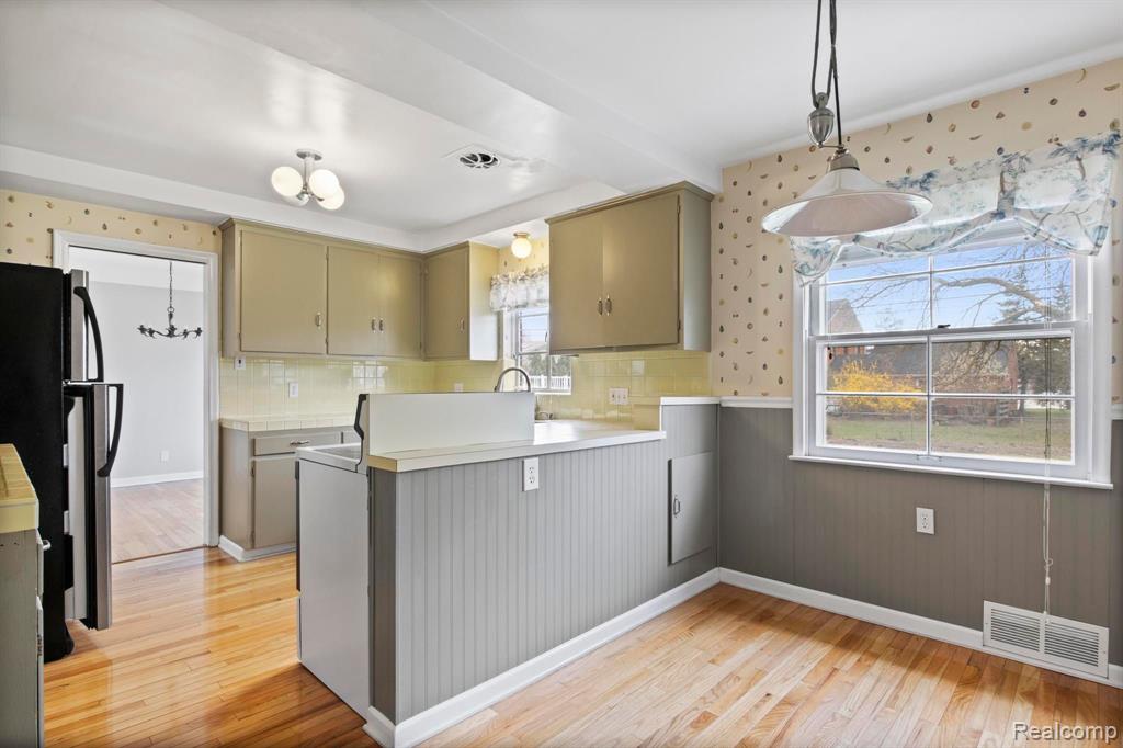 500 BRENTWOOD DRIVE Drive, Dearborn, MI 48124 — Photo 15