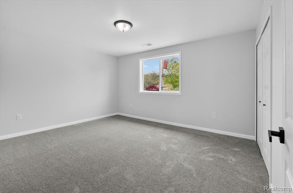 37235 Jefferson Avenue, Harrison Township, MI — Photo 25
