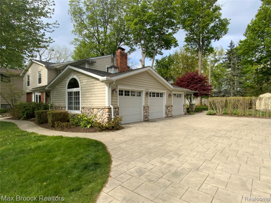 2926 Birch Harbor Lane, West Bloomfield, MI 48324 — Photo 3