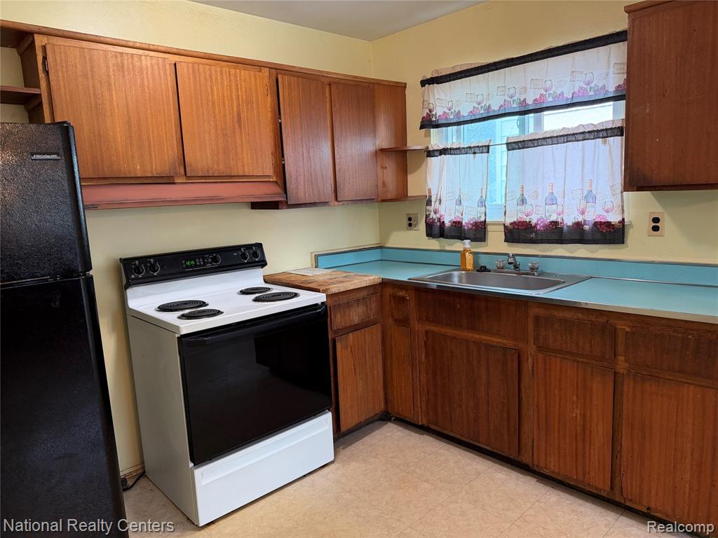 6836 Mansfield Street, Detroit, MI 48228 — Photo 11