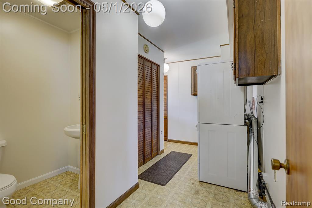 575 S Briarvale Drive, Auburn Hills, MI 48326 — Photo 21