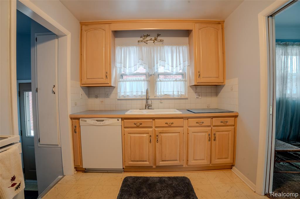 8132 Balfour Avenue, Allen Park, MI 48101 — Photo 16