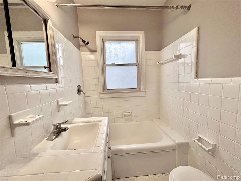 62 Madison Court #4, Clarkston, MI — Photo 8