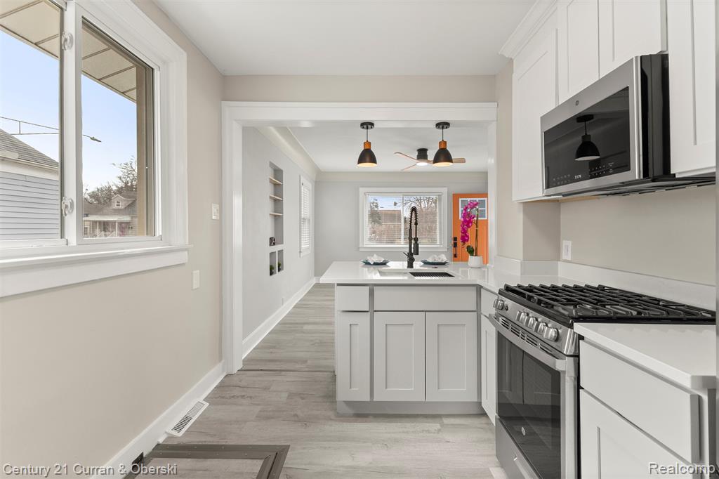 960 White Avenue, Lincoln Park, MI 48146 — Photo 12