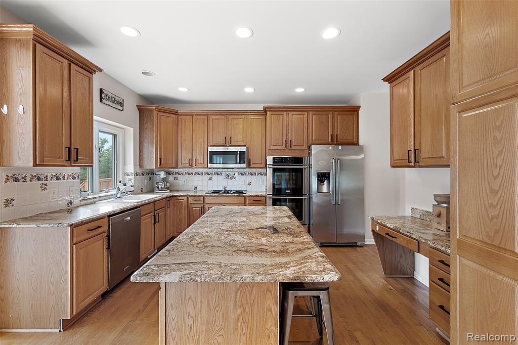 190 Sequoia Lane, Leonard, MI 48367 — Photo 15