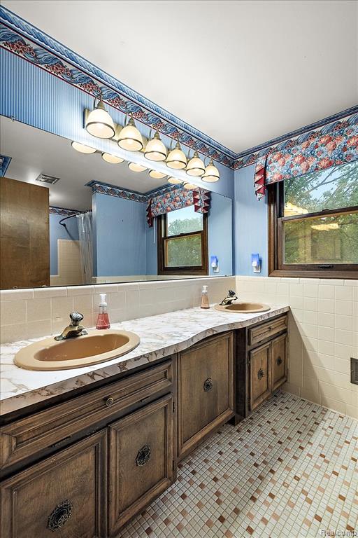 8785 Annsbury Drive, Shelby Twp, MI 48316 — Photo 51