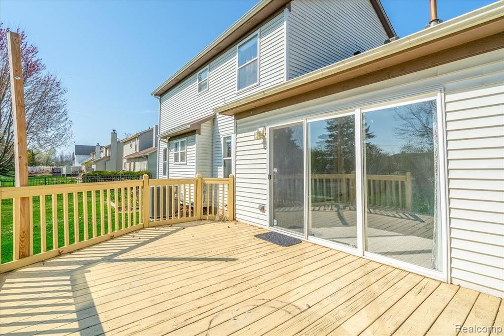 9429 MADISON Drive, Belleville, MI 48111 — Photo 36