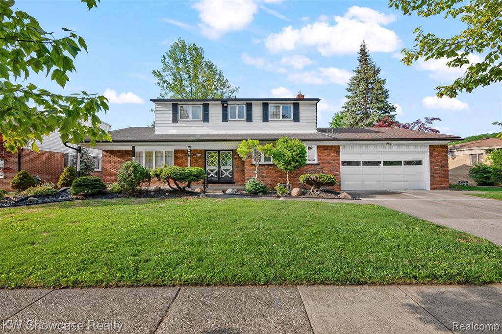 8362 Sunburst, Center Line, MI 48015 — front exterior