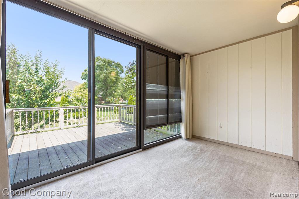47284 Hunters Chase Drive, Macomb, MI 48042 — Photo 6